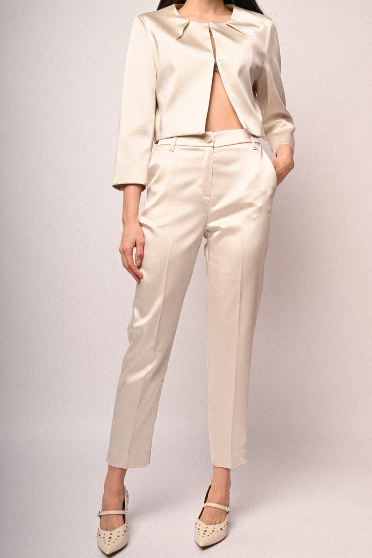 Pantaloni in raso con bottone gioiello