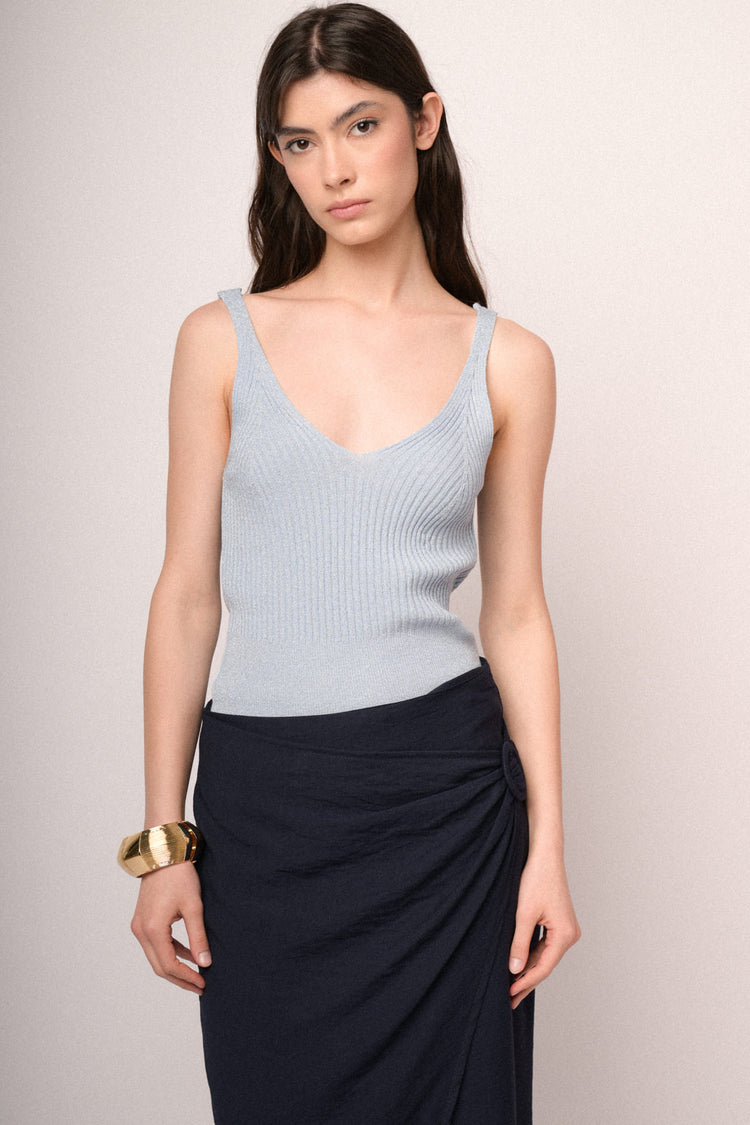 Top in maglia lurex celeste