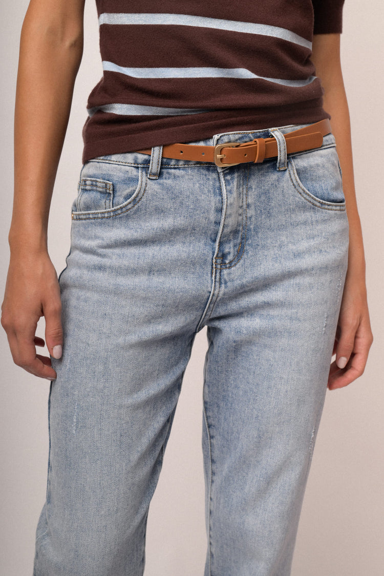 Jeans mom con cintura
