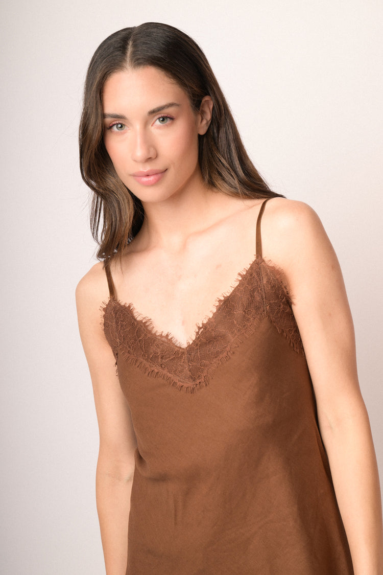 Top con pizzo misto lino
