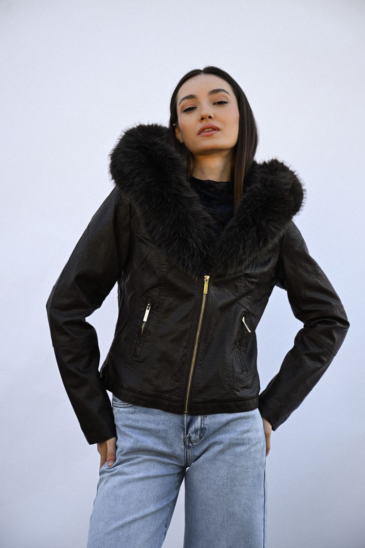 Giacca in similpelle con collo in faux fur