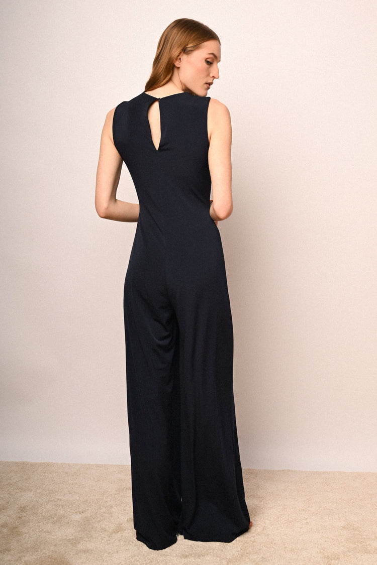 Tuta con cut-out a cerchio