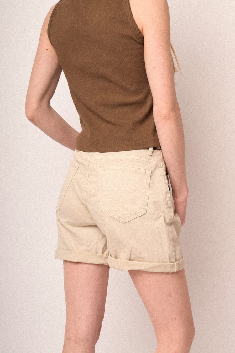 Shorts in cotone beige con cintura-foulard
