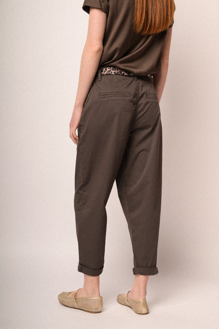 Pantaloni baggy in cotone ebano con cintura-foulard