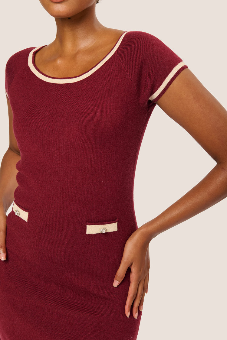 Abito in maglia con bottoni-gioiello