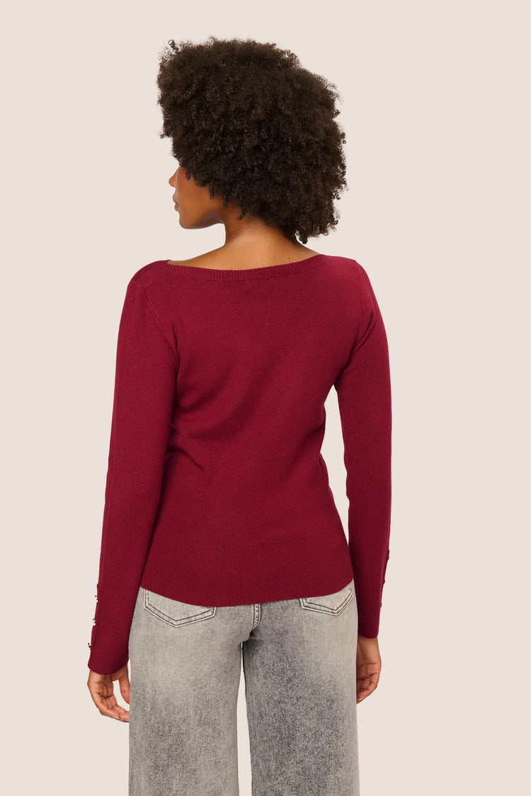 Pull con scollo a barchetta e bottoni