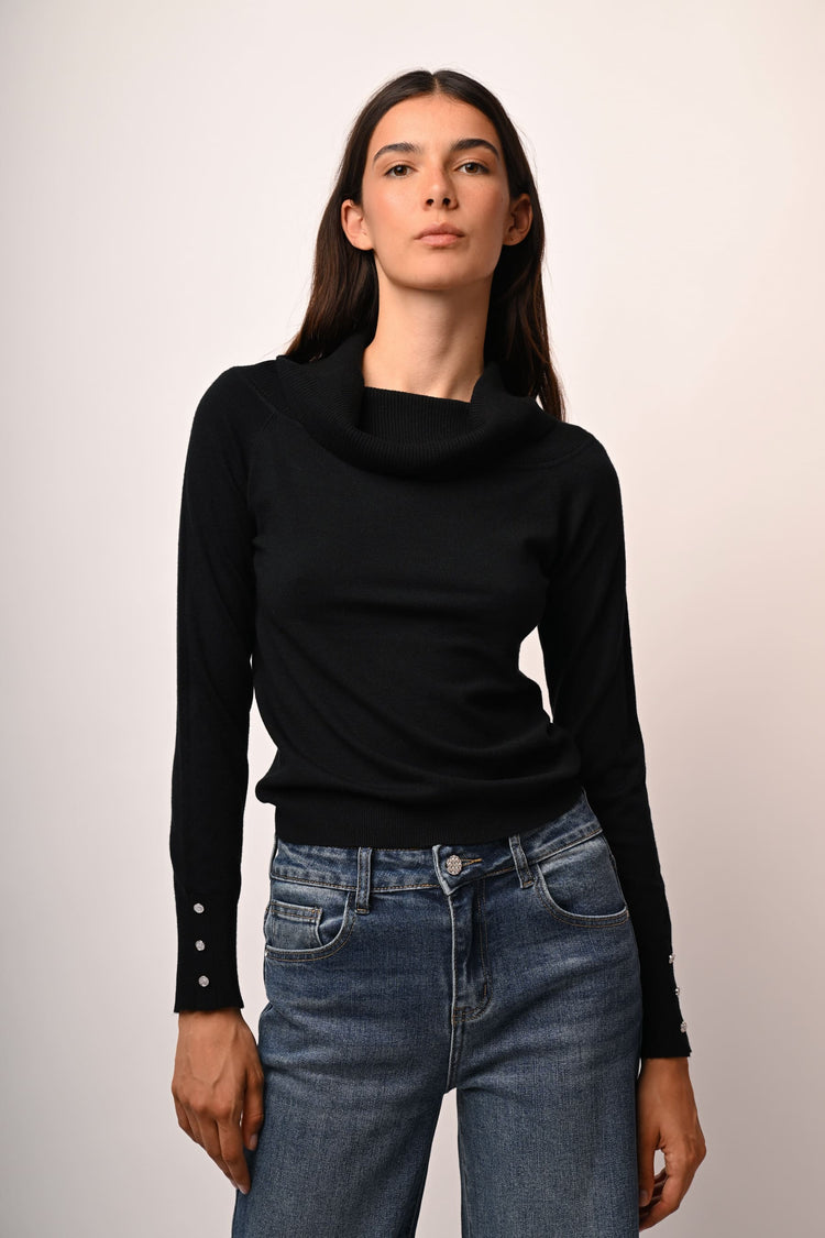 Pull con bottoni gioiello ai polsini