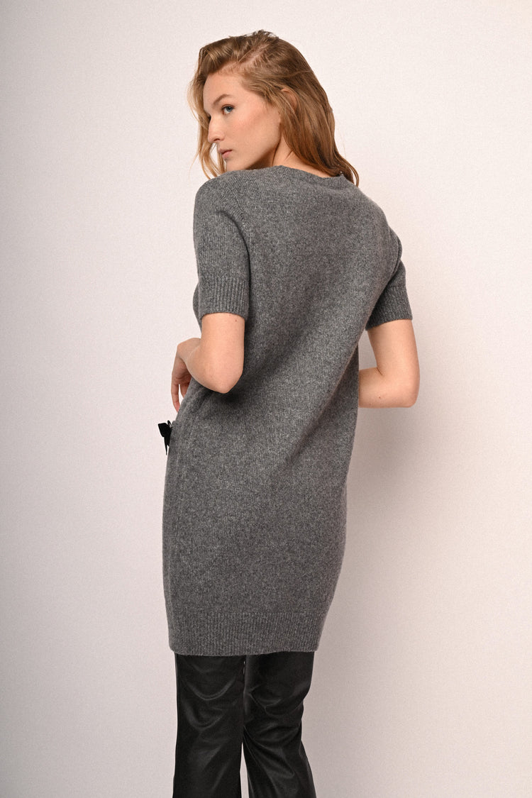 Abito in maglia con fiocchetti