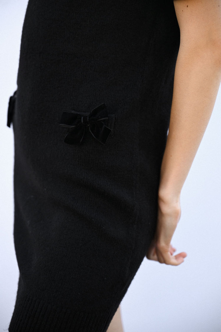Abito in maglia con fiocchetti