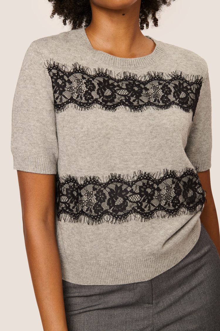 Pull a mezze maniche con pizzo