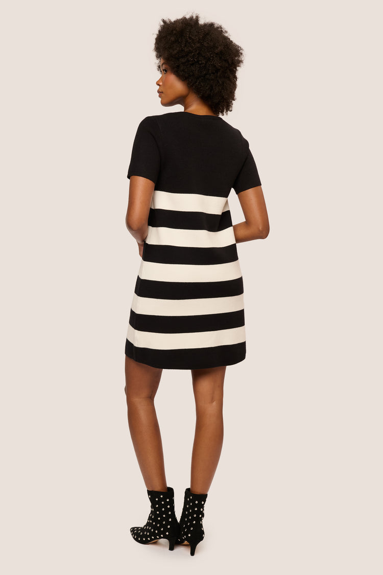 Abito corto in maglia a righe