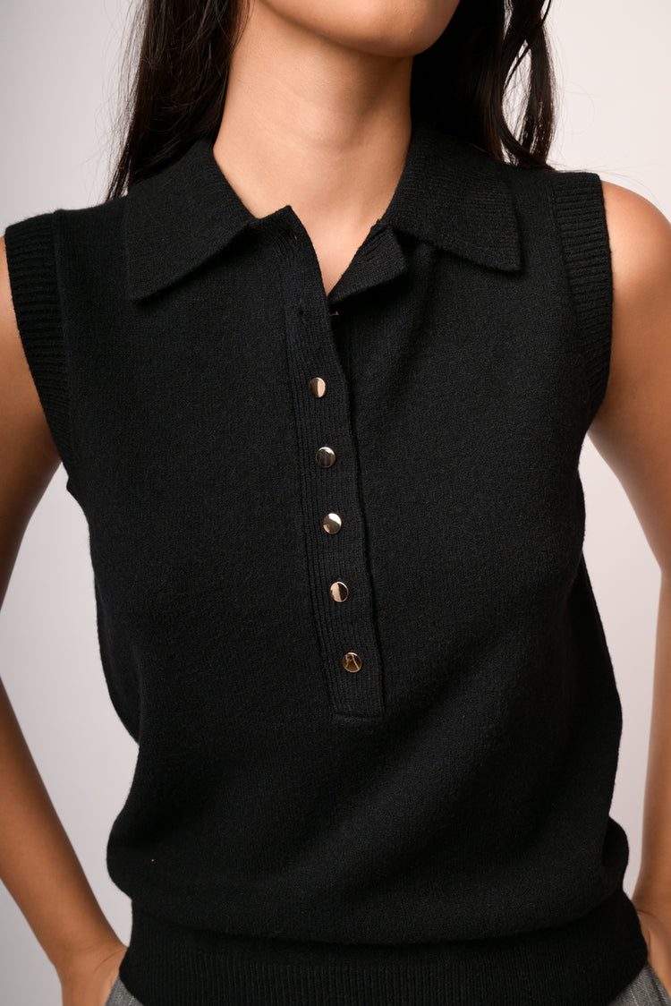 Maglia calcetto smanicata e bottoni