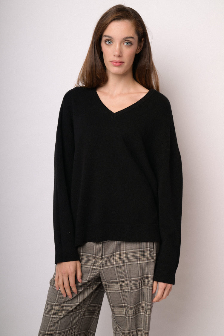 Maglia over con scollo a V nera