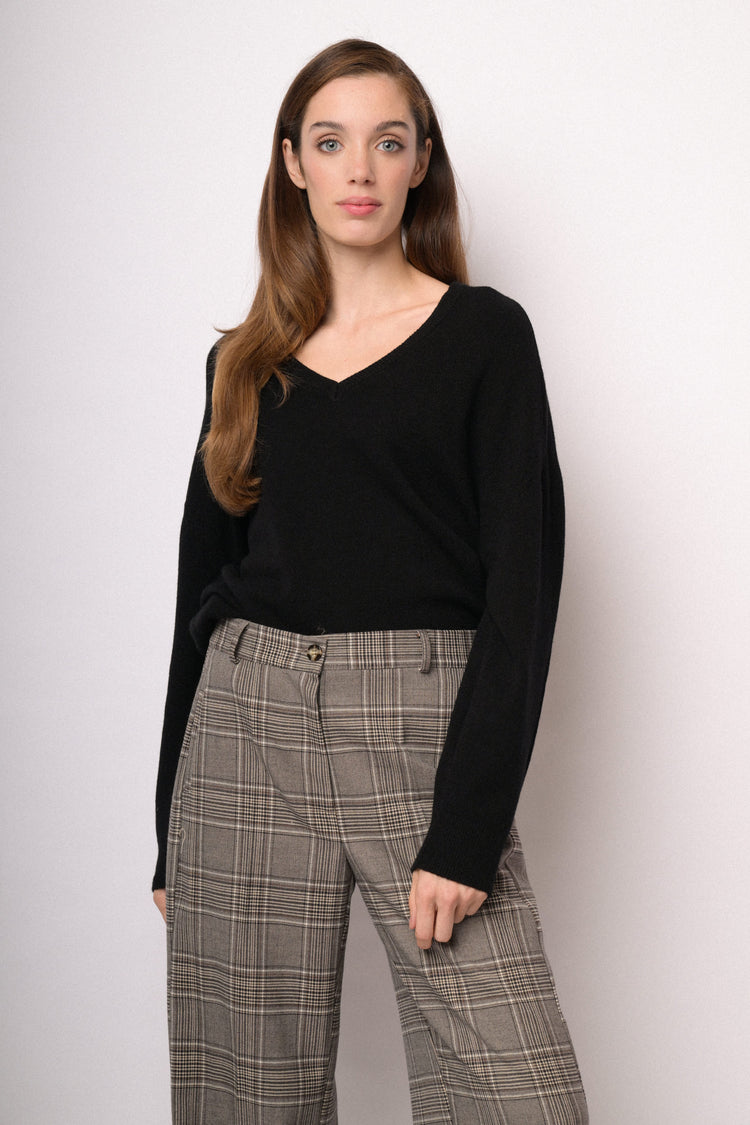 Maglia over con scollo a V nera