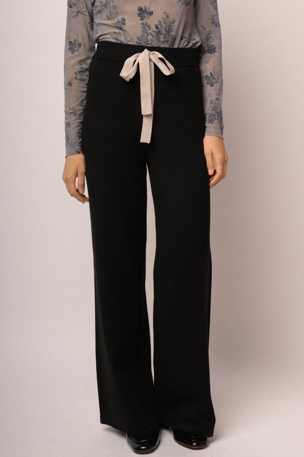 Pantaloni con lacci