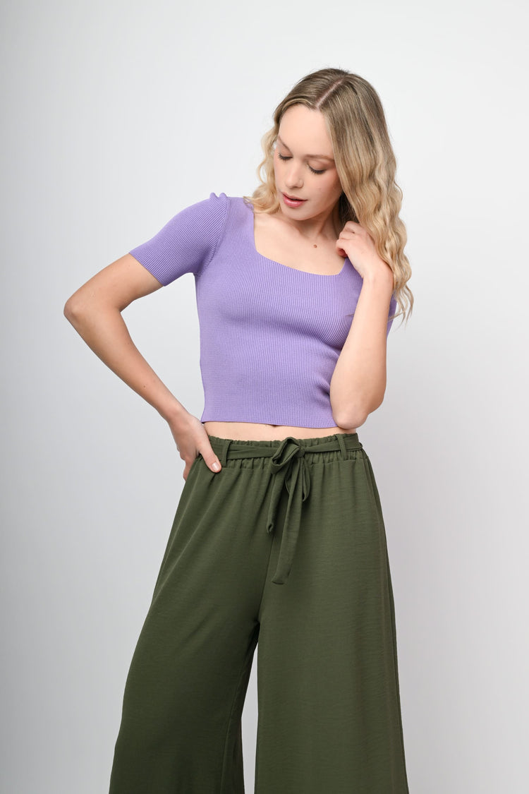 Maglia cropped con scollo quadrato