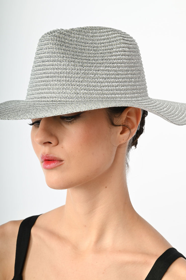 Cappello in rafia