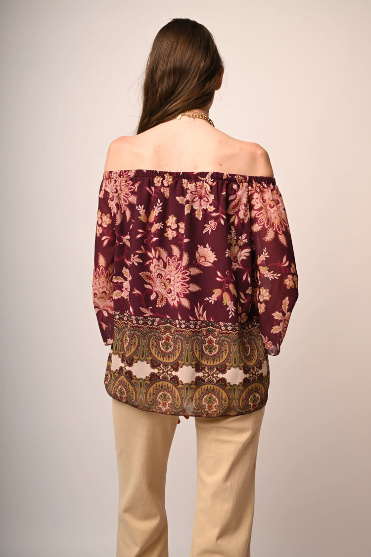 Blusa a stampa etnica con spalle scoperte