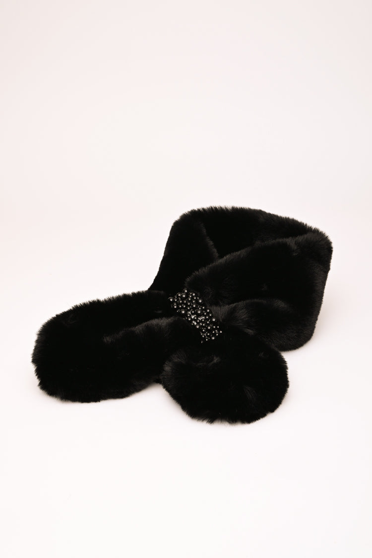 Sciarpa in faux fur con anello-gioiello