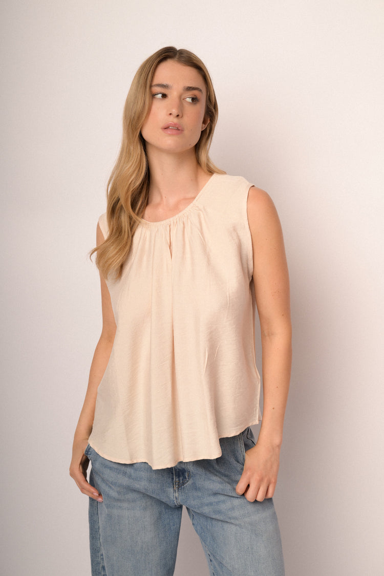 Top basic con drappeggi beige