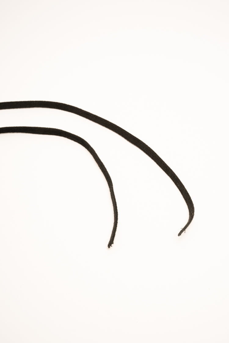 Cintura a fascia nera con decorazione borchie