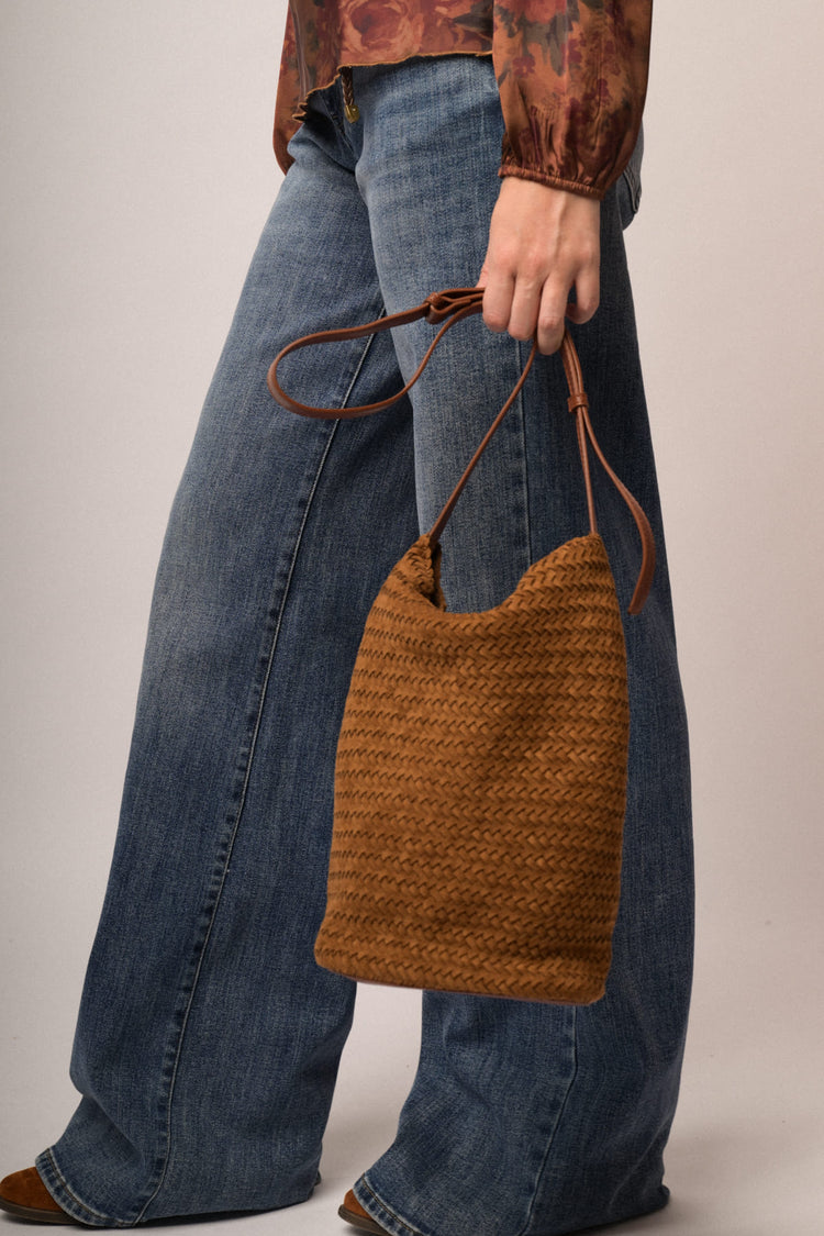 Borsa in faux suede intrecciata cioccolato