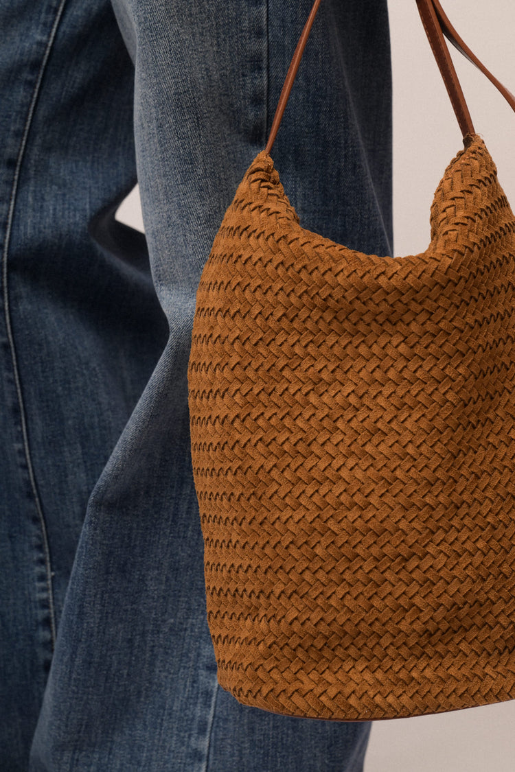 Borsa in faux suede intrecciata cioccolato