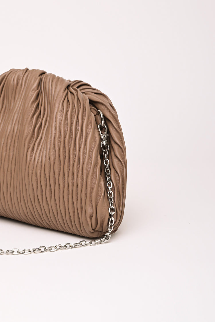 Pochette in similpelle goffrata