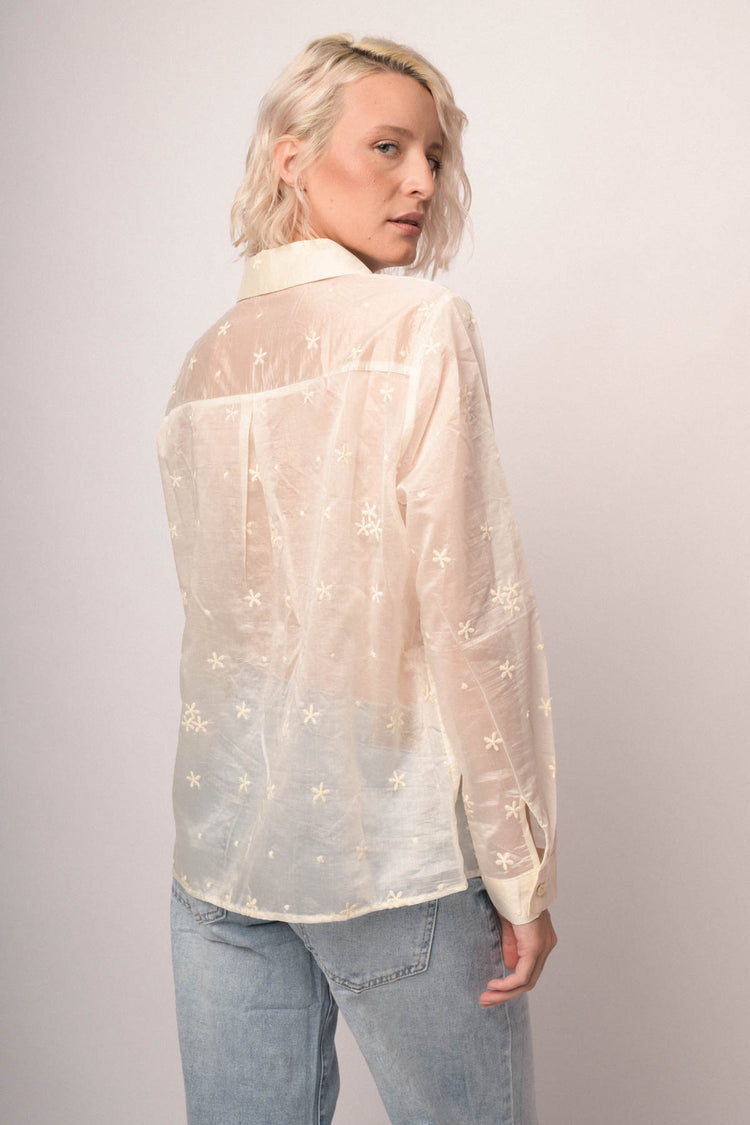 Camicia trasparenze e ricami