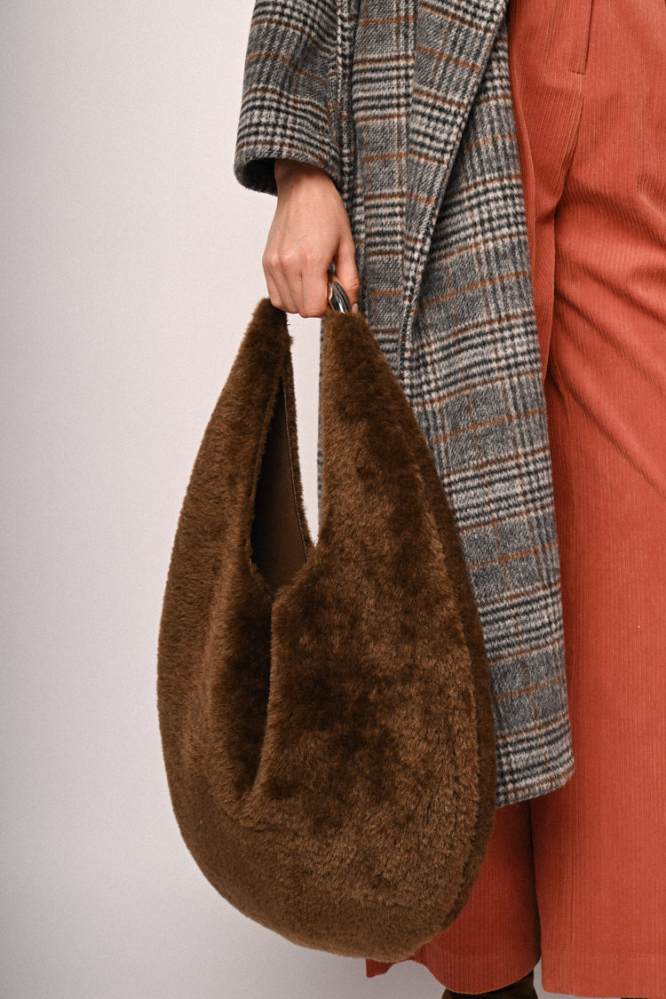 Borsa hobo in faux fur