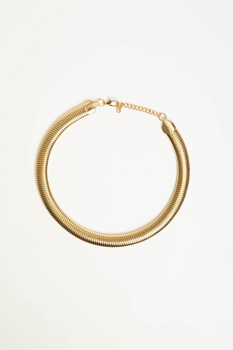 Collana rigida