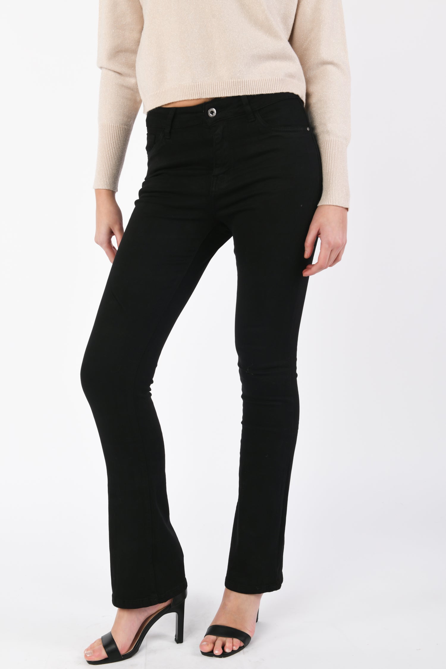 ZAMPA77122NE-23_5_5_0aefd17a-8b82-4a40-a1d4-942e2dc57b16