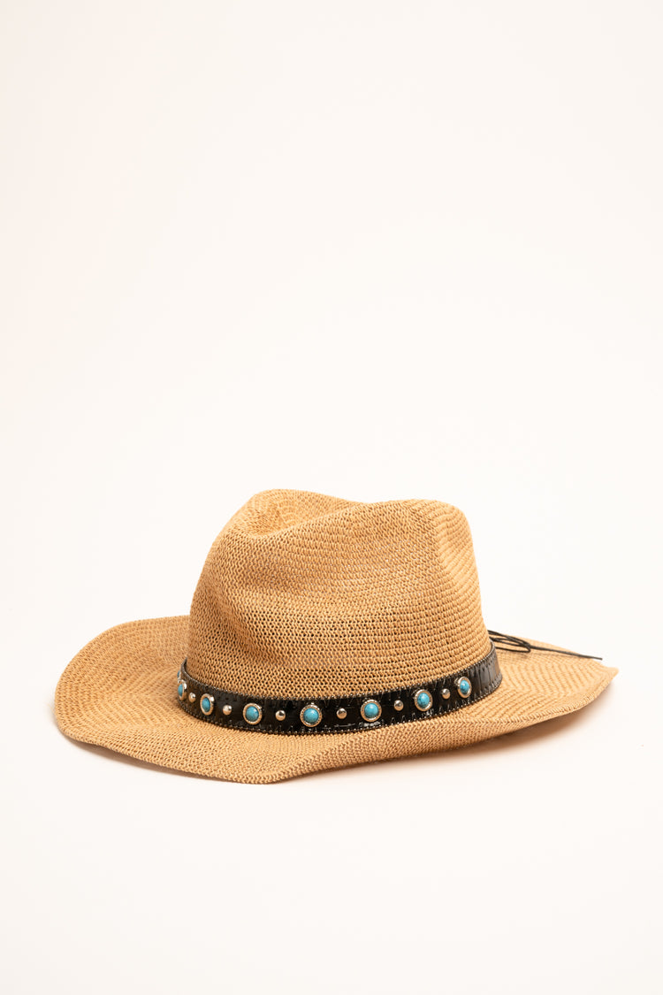 Cappello in rafia beige con nastro e pietre turchesi